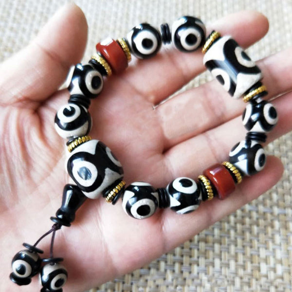 Tibetan/Himalayan Black and White Three Eyed Dzi Beads Money Magnet Bracelet, Amulet