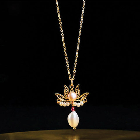 Freshwater Pearl Hollow Lotus Design Clavicle Necklace